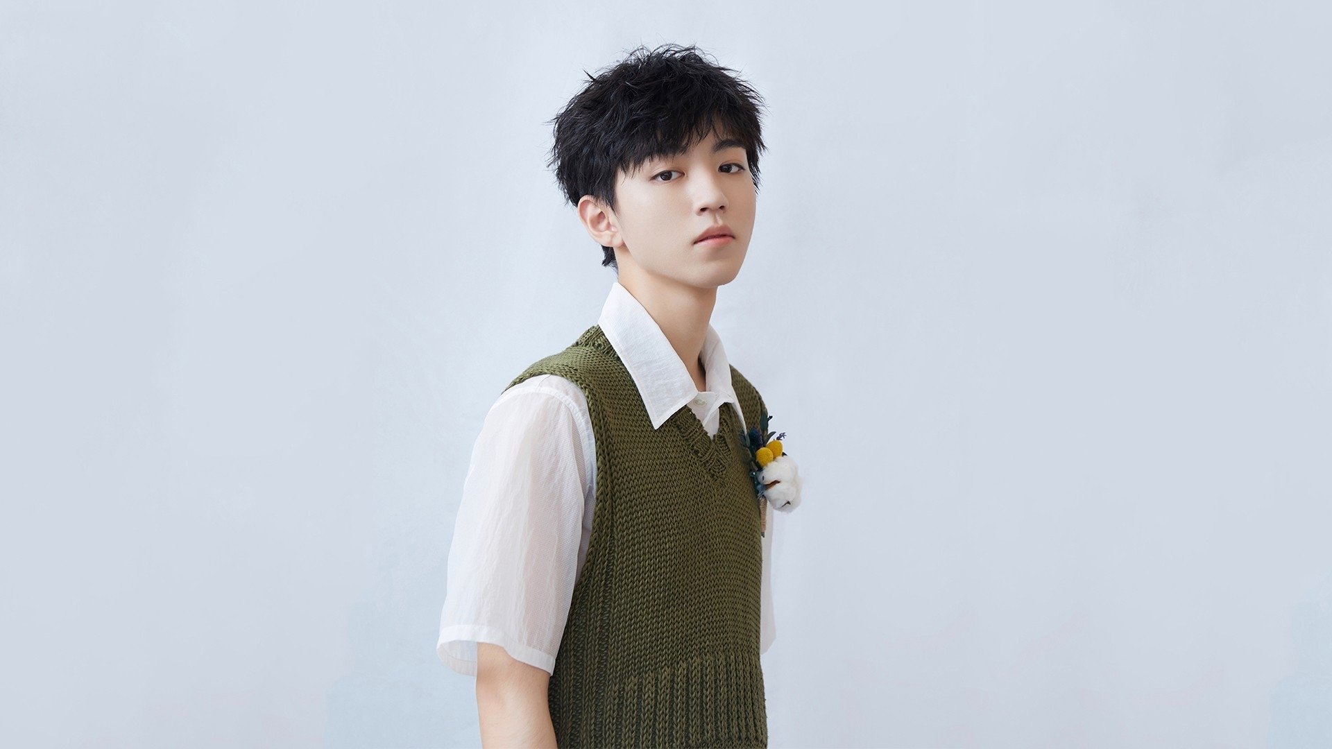 《多平台联动直播：打造全景式的电竞观看体验》，多屏直播互动的平台