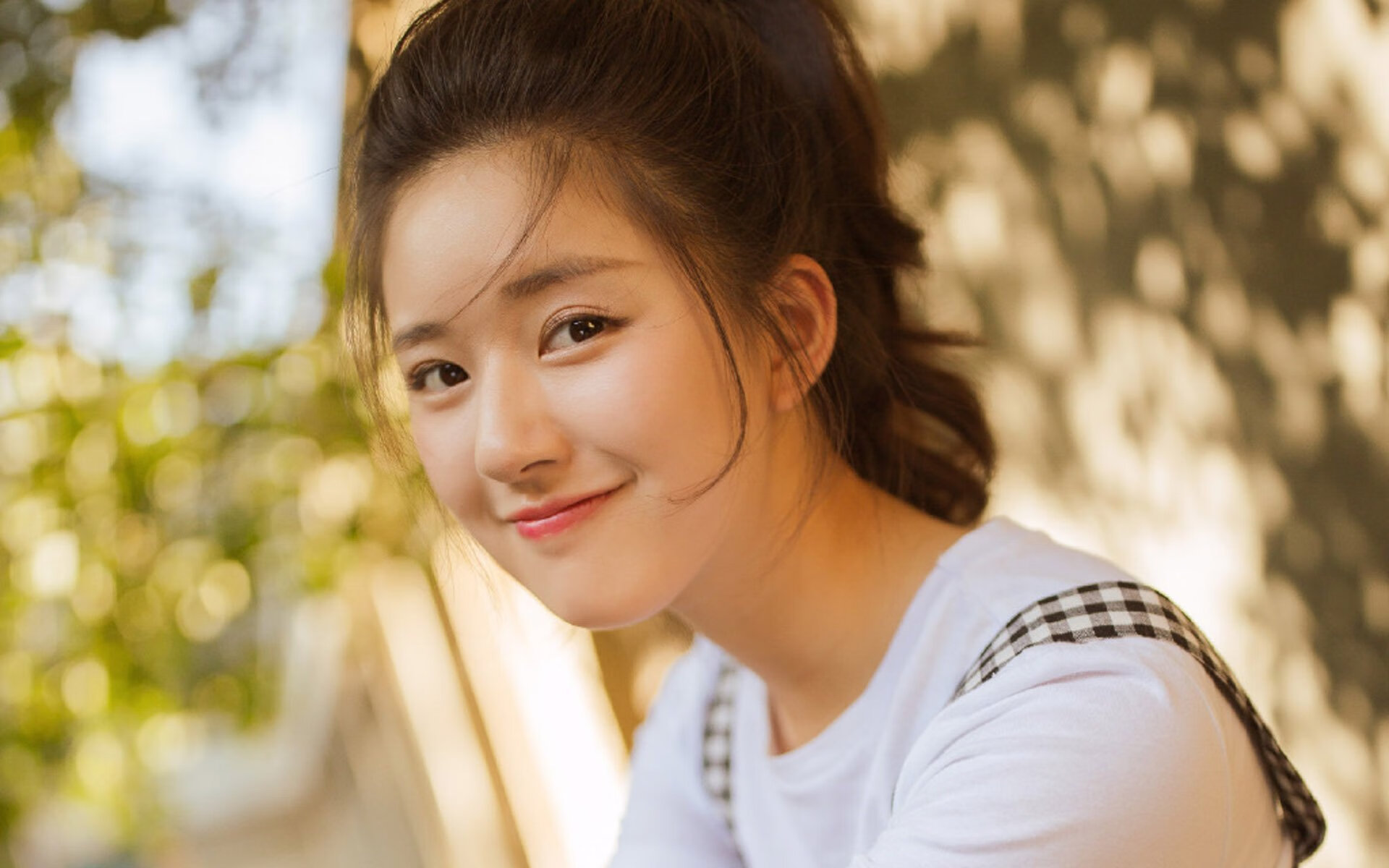 爱游戏综合娱乐-海底奇观潜水赛，探索海底沉寂的秘密宝藏，海底潜泳视频