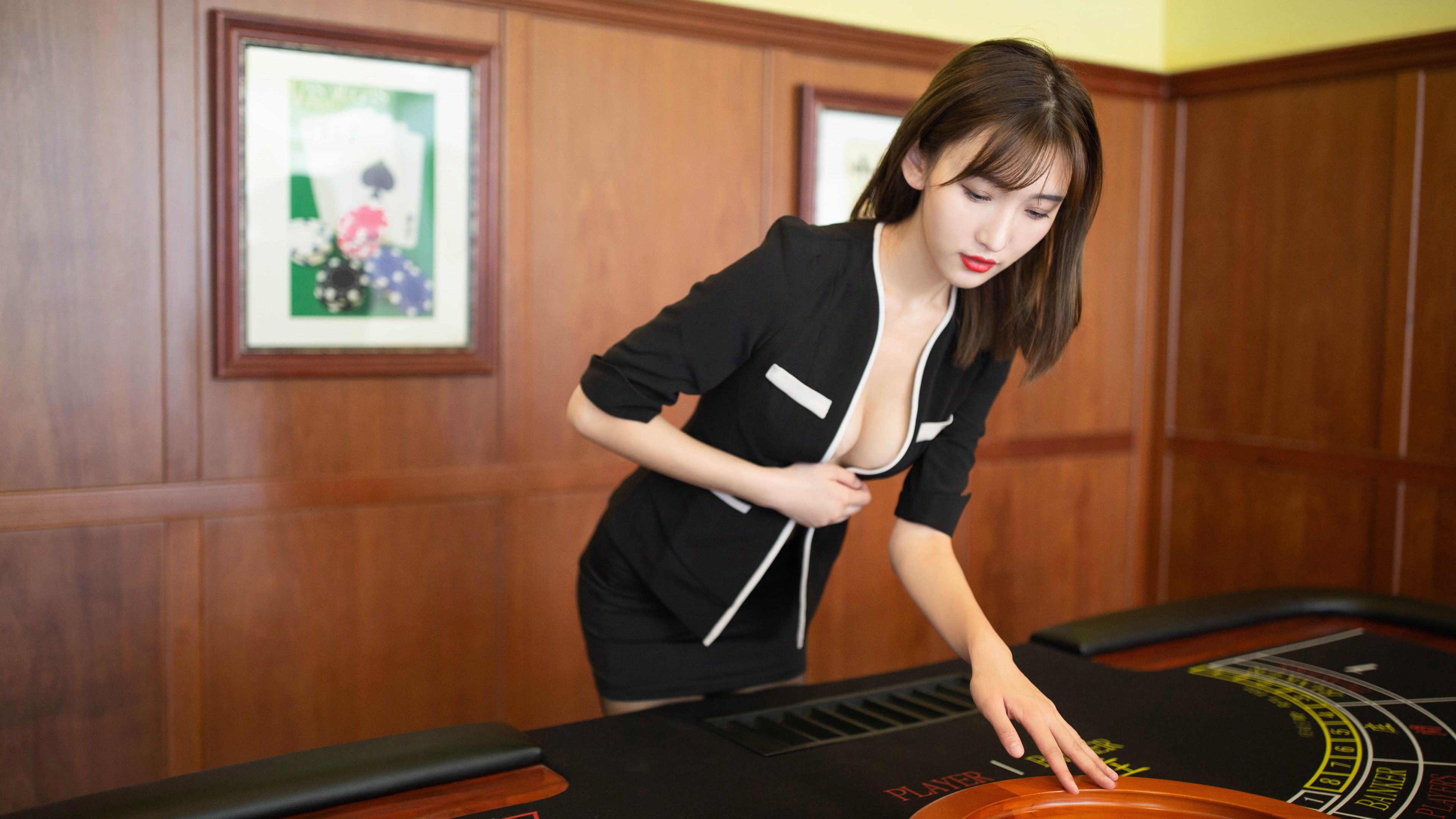 爱游戏在线登录入口-中超裁判执法公正，比赛竞争更为激烈，中超将出新裁判制度