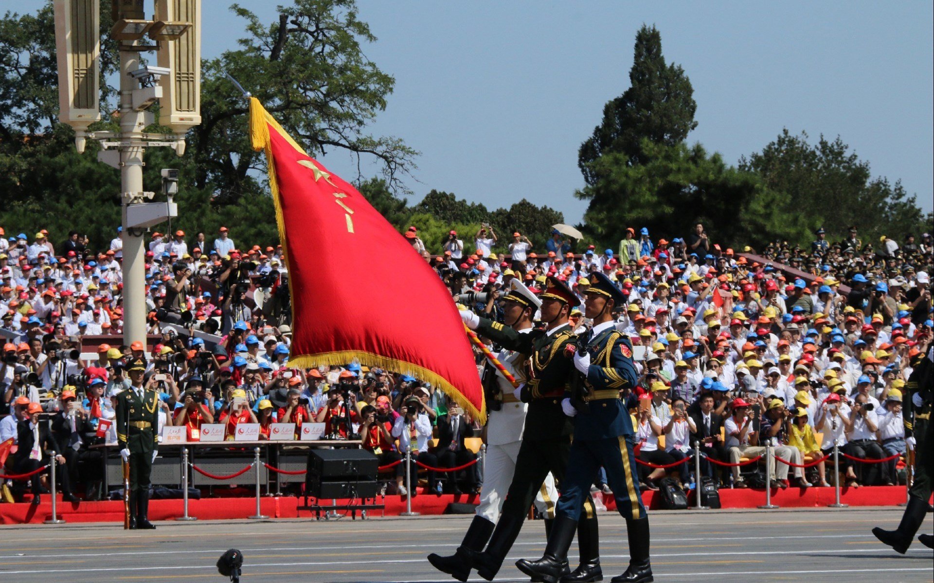 里昂球员意外伤愈,或将增强球队实力,里昂球队图片