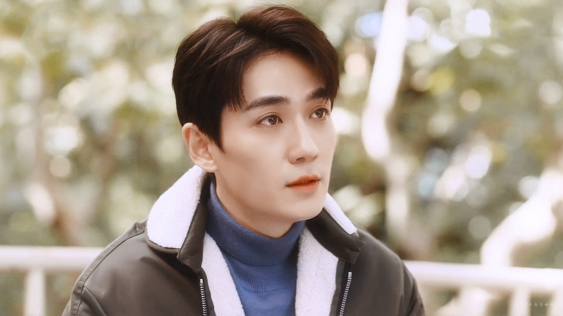 AYX体育官网-雷霆压哨战胜湖人，季后赛首轮中亚历山大锁死对手，雷霆亚历山大季后赛数据