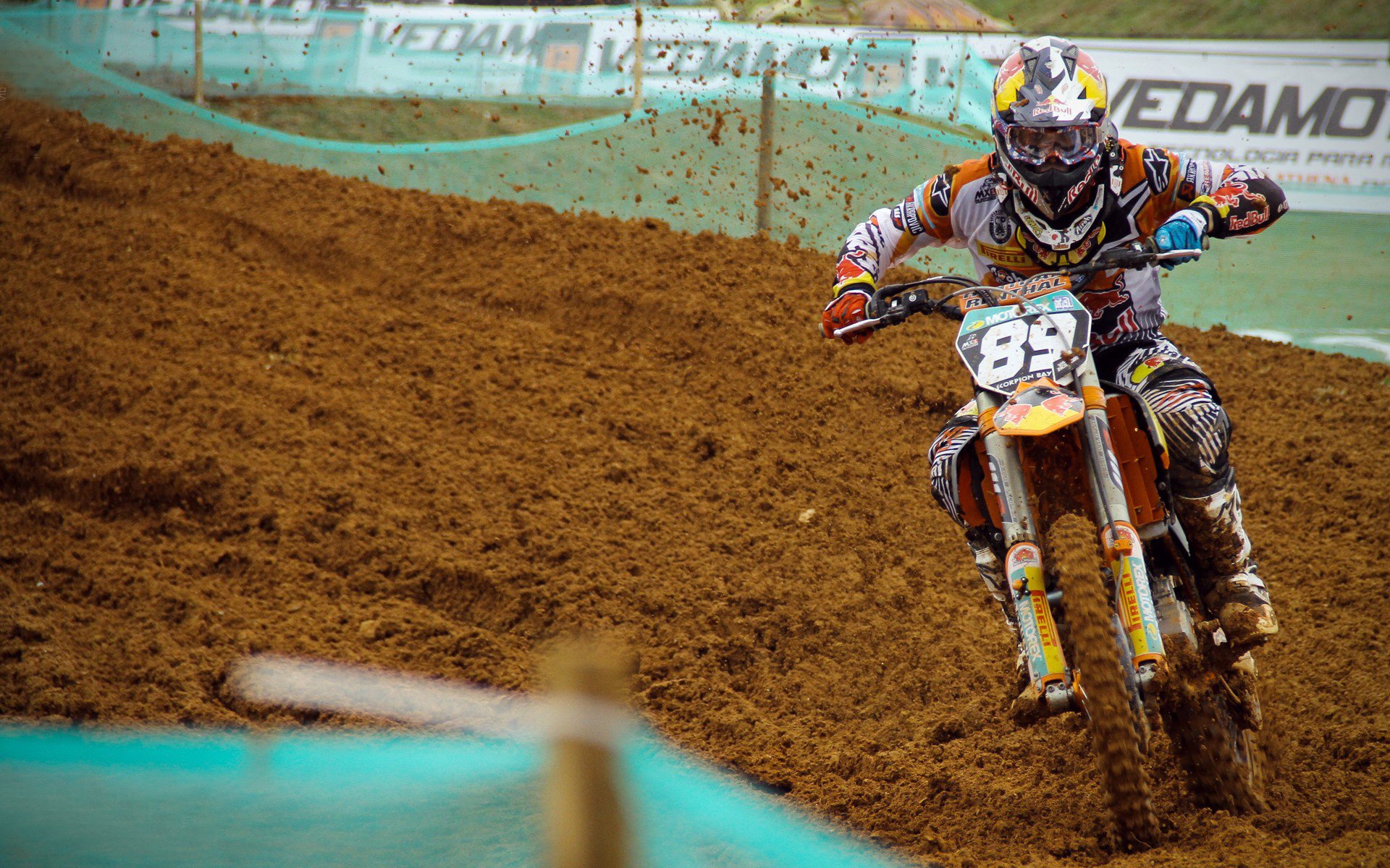 拜仁门将诺伊尔再现世界级扑救，诺伊尔在拜仁的地位